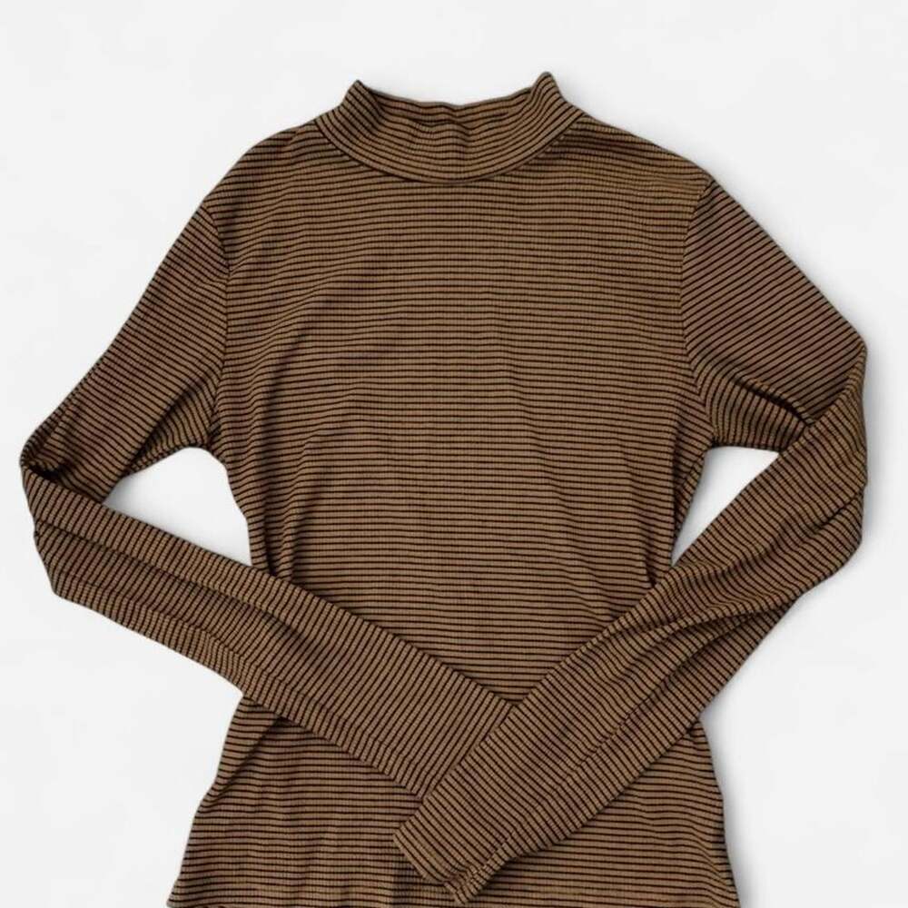 Aerie Women's Orange and Black Shirt